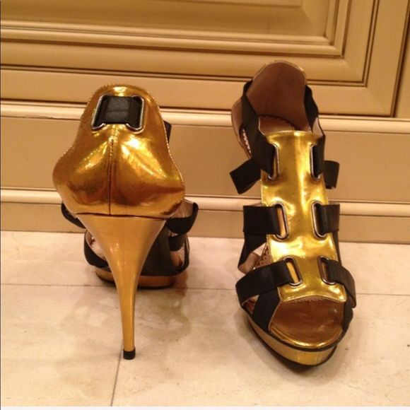 Oscar de la Renta Black Gold Leather Heels 9.5 - Picture 4 of 6